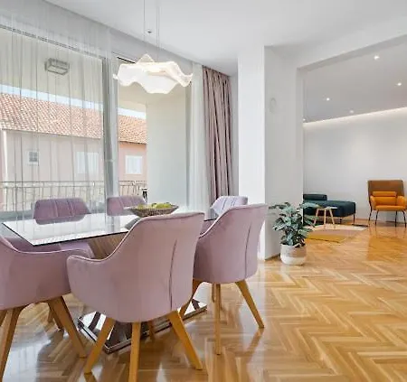 Apartment Luxury Beyond *