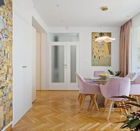 Luxury Beyond Apartman