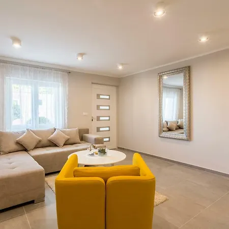 Luxury Beyond Apartman