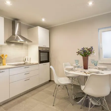 Luxury Beyond * Stobrec