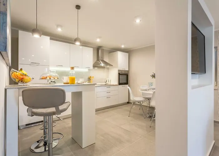 Luxury Beyond Apartament